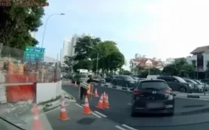 video kejadian lubang benam di Singapura