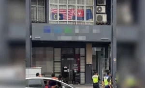bendera terbalik pontian