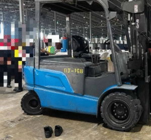 dilanggar forklift
