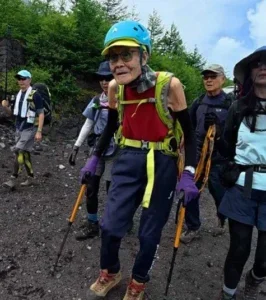 pendaki tertua gunung fuji