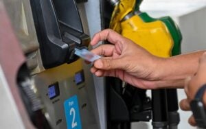 03ee7c23 ic isi minyak bernama 3