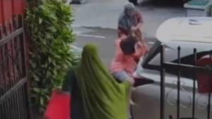pergaduhan antara jiran