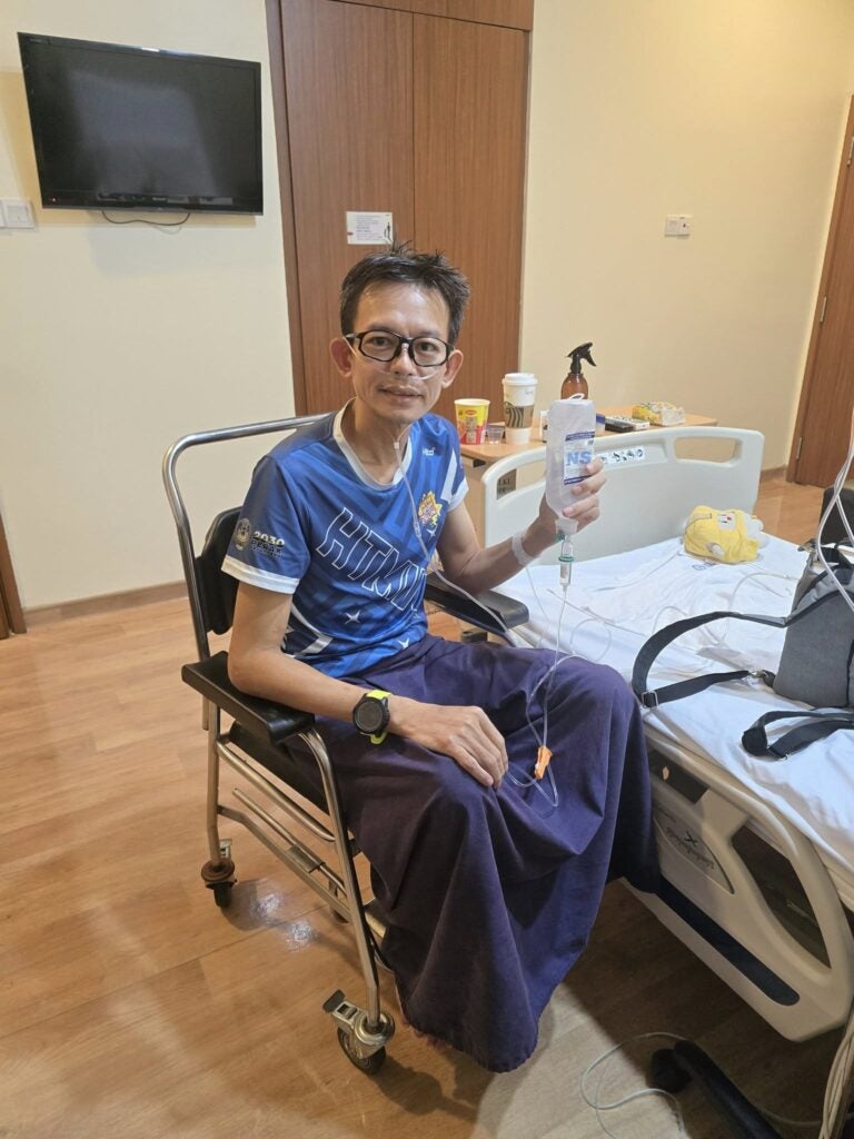 “Saya hanya mahu terus bernafas” – Hidap 3 Jenis Kanser, Cikgu E Tetap Tabah Demi Keluarga Tercinta