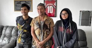 dhar17 HMfield image socialmedia