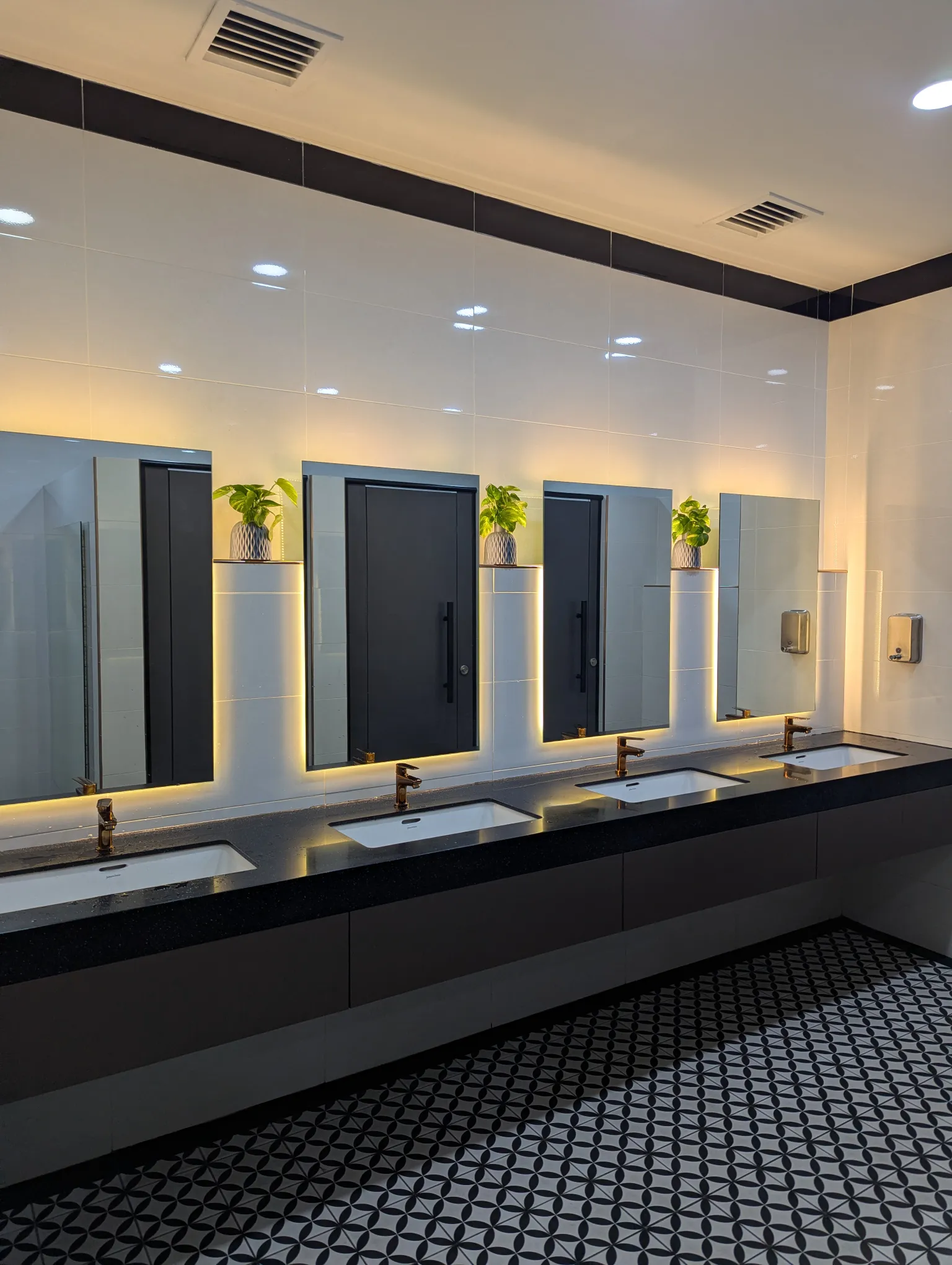 609753813 17934339249114933 8940711917245983132 n