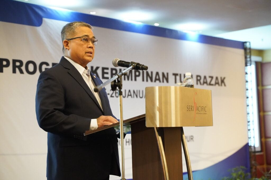 621888376 904750032500854 1999563302326235673 N