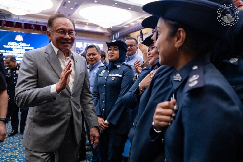 624439662 1477934663688096 9067888122204300508 N