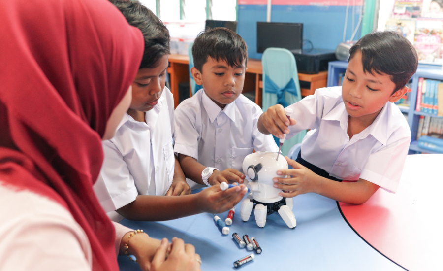 LM Gambar Hiasan sekolah