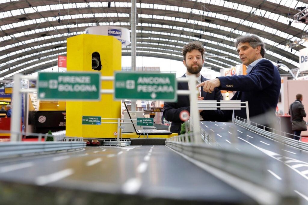 35026779 1570382023083776 6127305850345226240 N