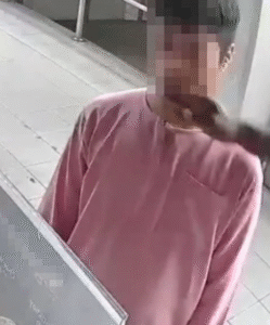 Tampar Ketika Beli Roti