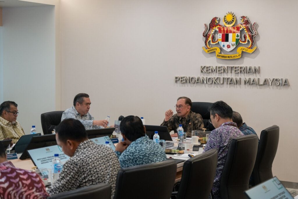 668171079 1392841552887285 2790841993375665982 N