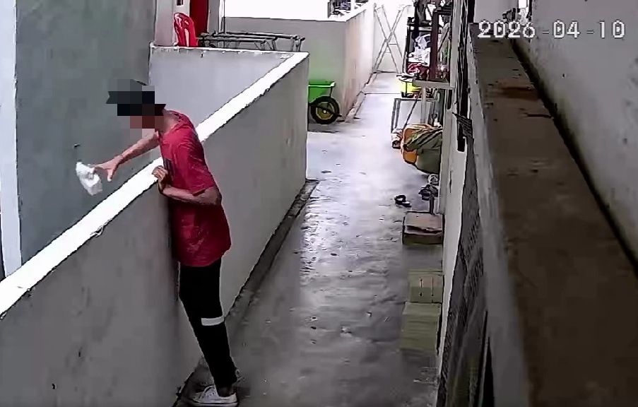 Polis Siasat Video Tular Budak 13 Tahun Baling Bata Ke Tingkat Bawah PPR