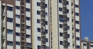 Panjat Turun Bangunan