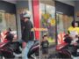 Lelaki Tengking Isteri Depan Anak Restoran Makanan Segera