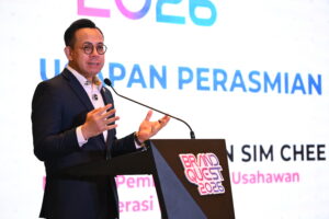 Photo Yb Encik Steven Sim Chee Keong
